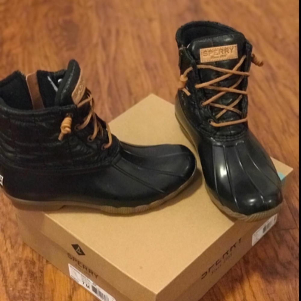 SPERRY Women's Saltwater Shiny Quilted Rain Boot